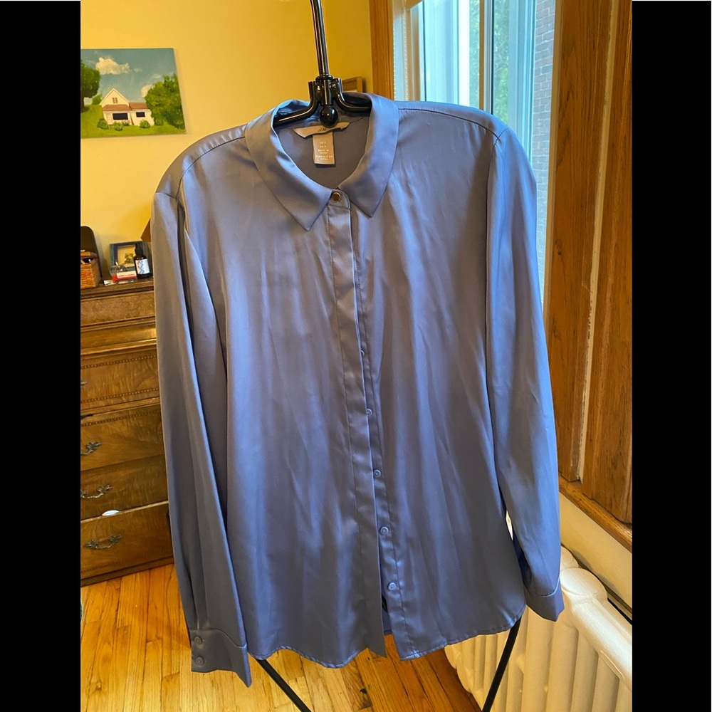 Silky ,anti wrinkle new H&M blouse size S